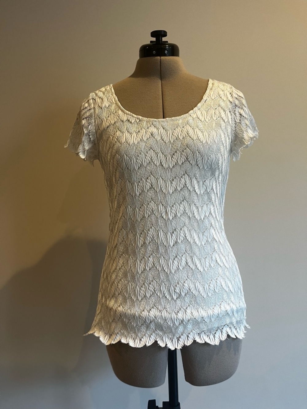 Ann Taylor White Textured Short Sleeve Knit Top